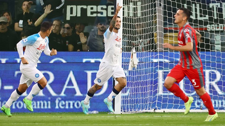 Napoli pomeo u gostima Cremonese i vratio se na vrh Serie A