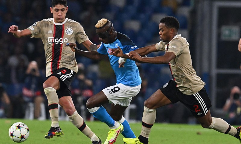 Napoli osigurao osminu finala Lige prvaka, Atletico u velikim problemima