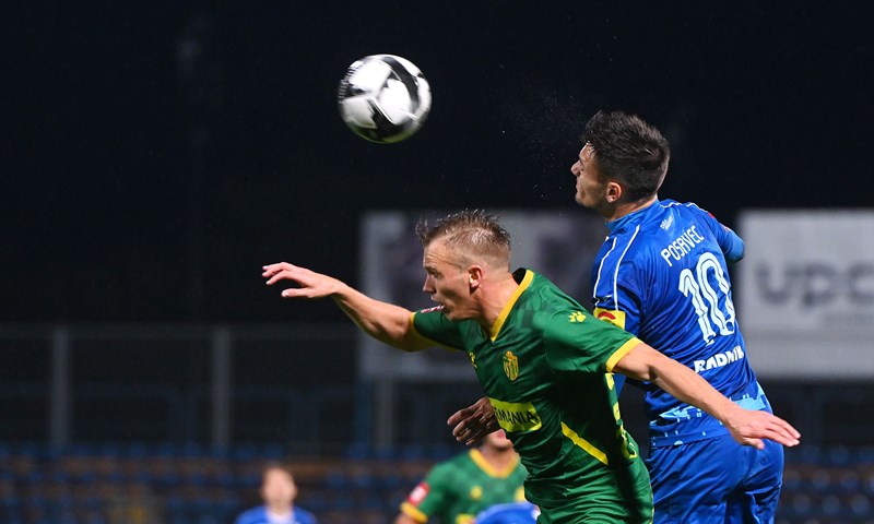 Poništen gol, deset minuta VAR provjere, crveni karton, Puljani slave Antu Ercega