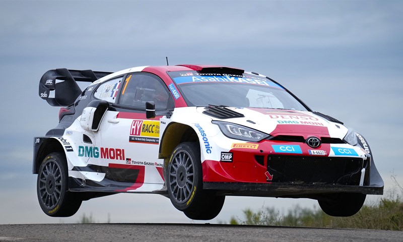Ogier do tijesnog vodstva prvog dana katalonskog relija