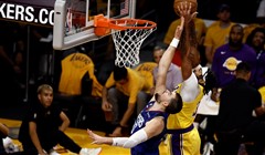 Jazz se poigrao s neraspoloženim Lakersima, Hart sa sirenom za pobjedu Blazersa