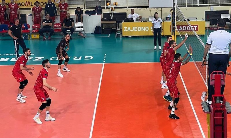Odbojkaši Mladosti sjajnim nastupom u Osijeku smanjili zaostatak u finalnoj seriji i ostali u igri