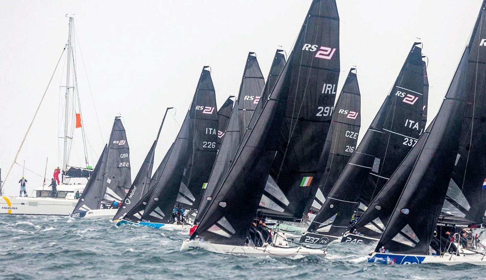 Finale America's Cupa počet će od sredine svibnja u Napulju