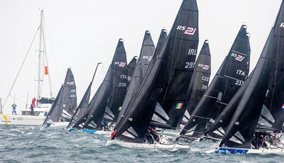 Finale America's Cupa počet će od sredine svibnja u Napulju