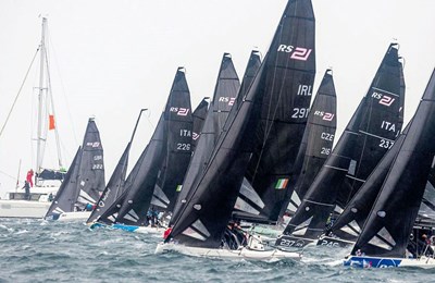 Finale America's Cupa počet će od sredine svibnja u Napulju