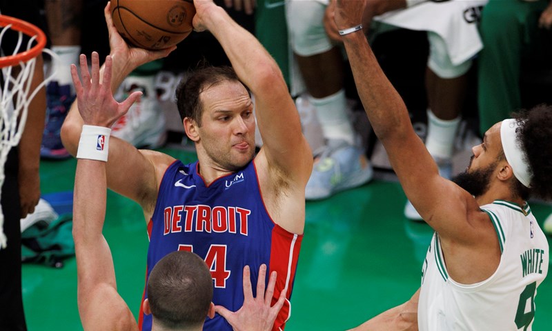 Bogdanović prvi strijelac Pistonsa u porazu, ali ozlijeđen u završnici susreta