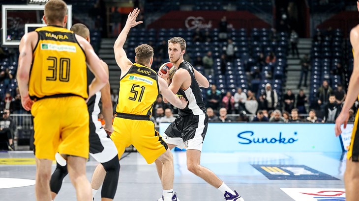 Split nije izdržao u Beogradu, Partizan pobjegao u drugom poluvremenu