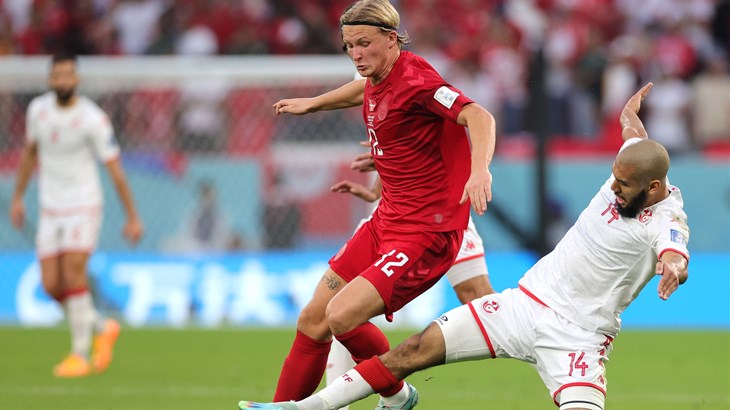 Mršavo otvaranje skupine D, Danci proklinju Corneliusa