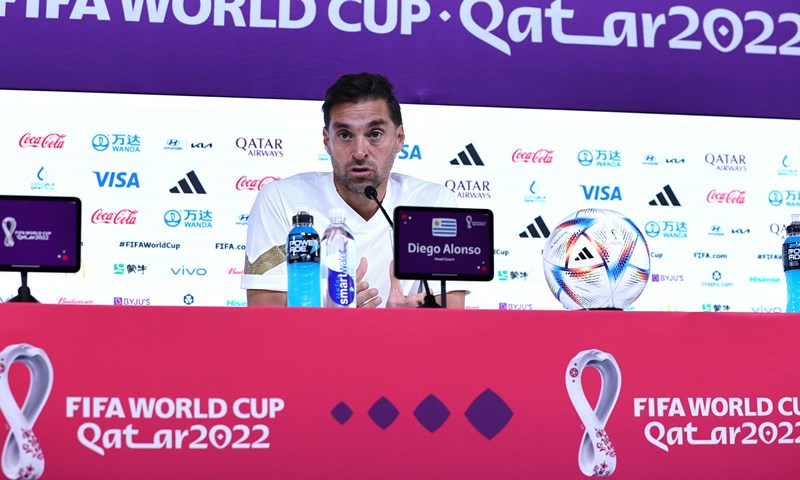 Diego Alonso na izlaznim vratima, Bielsa favorit za klupu Urugvaja