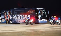 Brončani Vatreni vratili se u Hrvatsku, paklena atmosfera dočekala ih u centru Zagreba!
