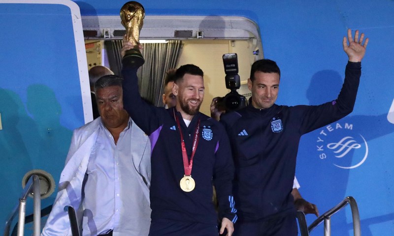 Tko bi mogao naslijediti Fabregasa na klupi Coma: Spominju se Ancelottijev sin, argentinski izbornik, Xavi...