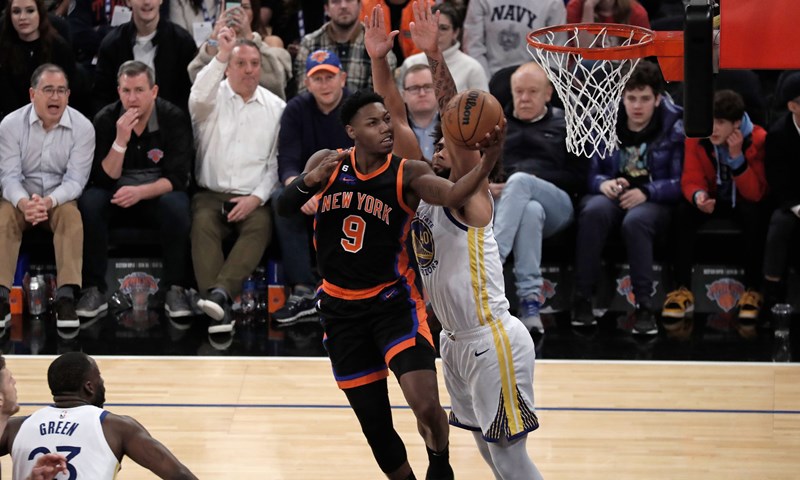 Sixersi pobjegli u zadnjoj dionici i slavili u New Yorku