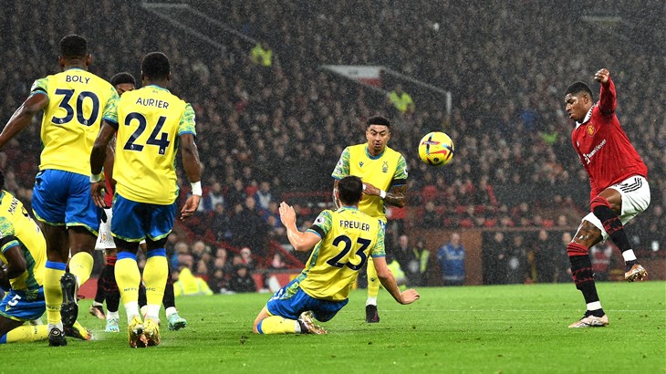 Manchester United rutinski slavio protiv Nottingham Foresta, Liverpool se nije ponovio