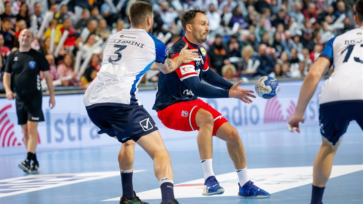 Karačić: 'Bio sam skeptičan dok nisam vidio kako i mladi i stari grizu parket'