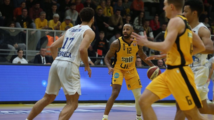 Pala je Budućnost, Sullivan sekundu prije kraja zabio za pobjedu Splita!