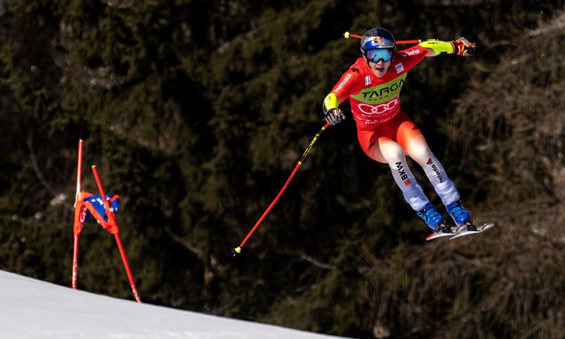 Odermatt nastavio dominaciju u superveleslalomu, slavio i u Aspenu