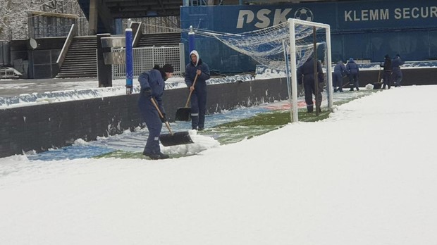 Snijeg prekrio Maksimir i Gradski vrt, Osječani pozivaju navijače u pomoć