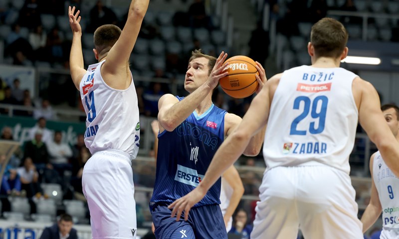 Zadar lakoćom do pobjede protiv Cibone, triple-double Luke Božića