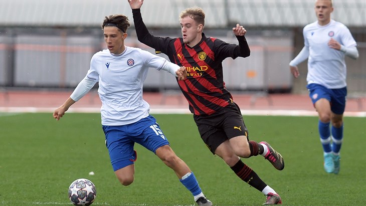 Talentirani igrač Hajduka potpisao dugoročni ugovor: 'Za ovo radiš cijeli život'