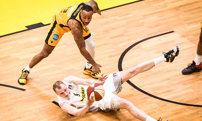 Nunnally sekundu prije kraja srušio Split u grotlu Gripa