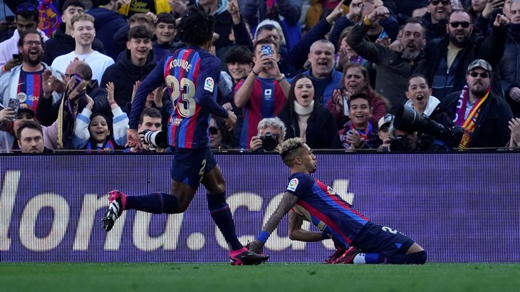 Barcelona tijesno svladala Valenciju, Šišmiši ostali u zoni ispadanja