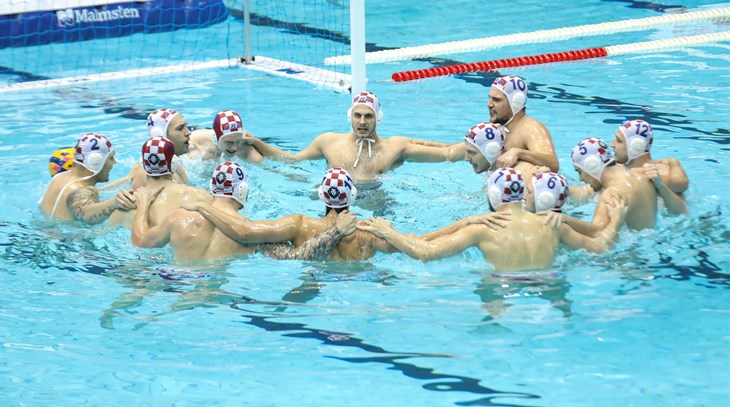 Crnogorci slavili u drami, Hrvatska ispala u osmini finala