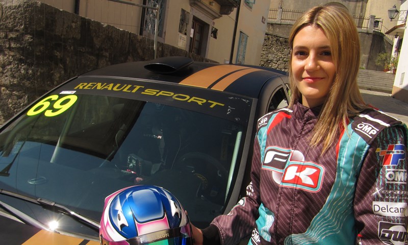 Pripreme za novu sezonu u punom jeku, Stefani Mogorović testirala NASCAR