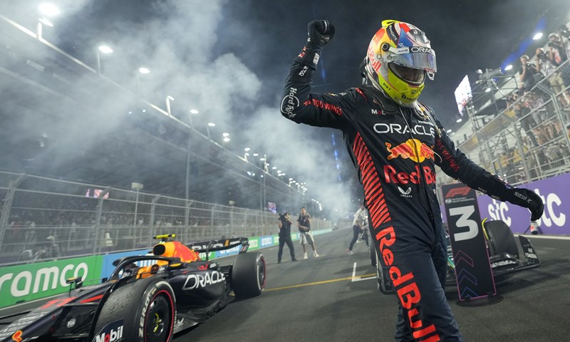 Sergio Perez odnio pobjedu u Saudijskoj Arabiji, Alonso zbog kazne ostao bez postolja