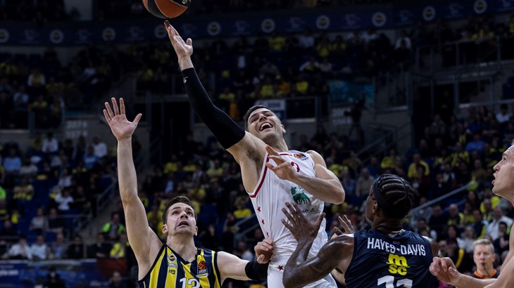 Armani Milano slavio kod Fenerbahčea i ostao u utrci za doigravanje