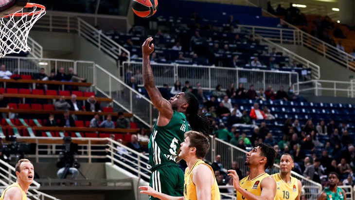 Smith predvodio Albu do pobjede, Partizan izborio doigravanje