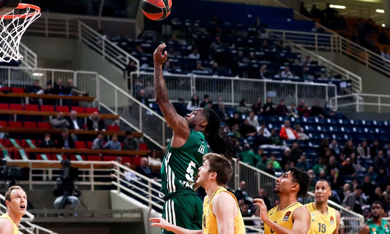 Smith predvodio Albu do pobjede, Partizan izborio doigravanje