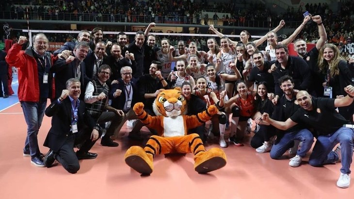 Samanta Fabris i izbornik Ferhat Akbas u finalu Lige prvakinja