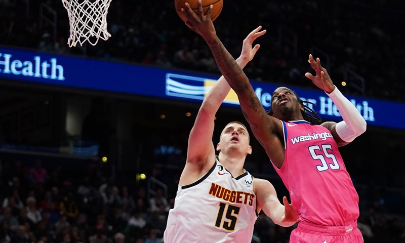 Novi triple-double Jokića, nove pobjede Lakersa i Sixersa