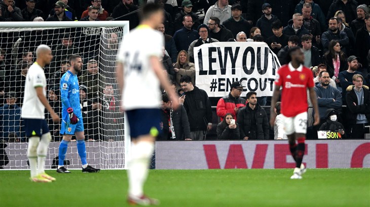 Southampton novim porazom još bliže Championshipu, Spursima remi s Manchester Unitedom