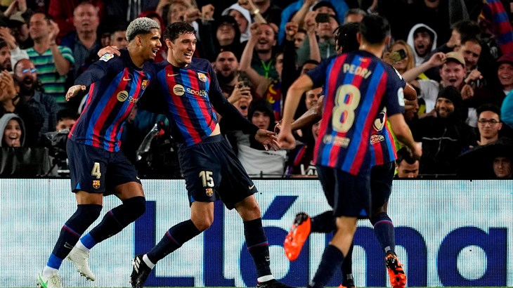 Najmlađi i najstariji igrač La Lige ove sezone odmjerili snage u ogledu Barcelone i Betisa