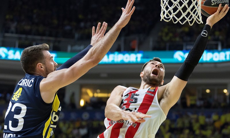 Olympiakos razbio najvećeg rivala i došao na korak do obrane naslova