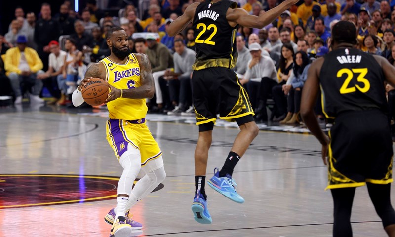 Lakersi prekinuli niz poraza, Sixersi nastavljaju s pobjedama