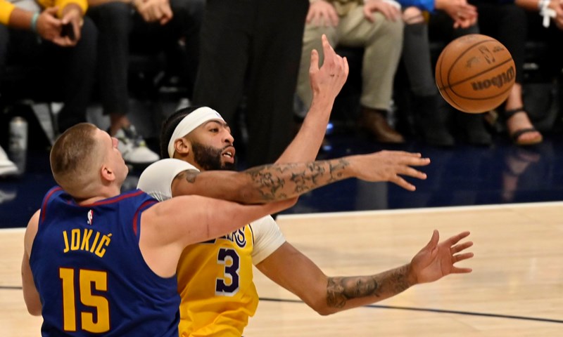 Anthony Davis uz rekordnu plaću ostaje u Lakersima još tri sezone