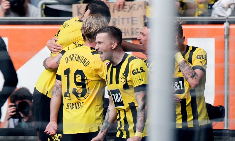 Edin Terzić vodi Borussiju prema naslovu prvaka, kolo prije kraja Bayern joj gleda u leđa