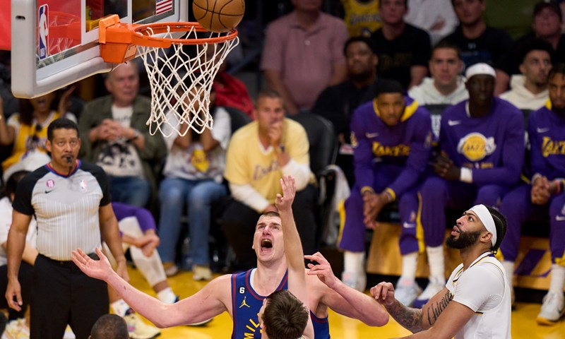 Denver ima prvu meč loptu, Lakersi se spremaju izvesti nemoguću misiju