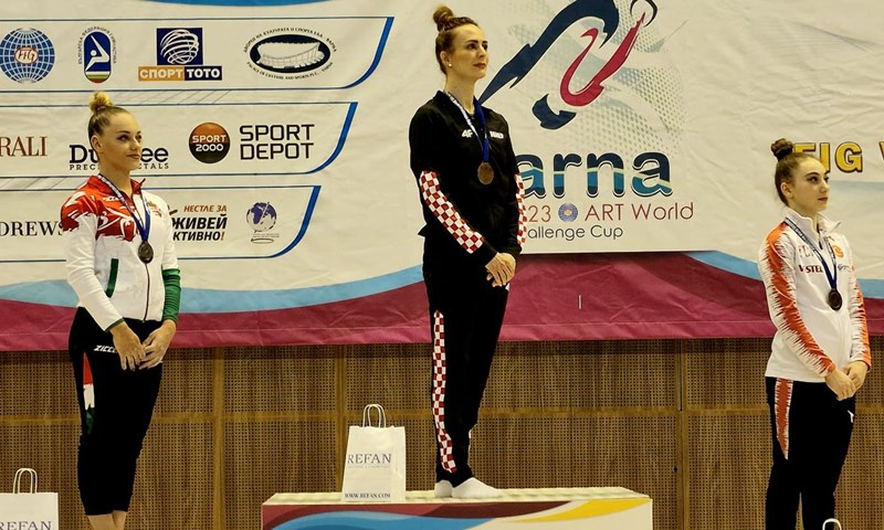 Tijana Korent zlatna na preskoku na Svjetskom kupu u Varni!