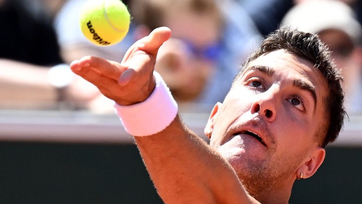 Poraz Wawrinke i pobjeda Hurkacza u maratonskim mečevima, Alacaraz izgubio set, Đoković lako protiv Mađara