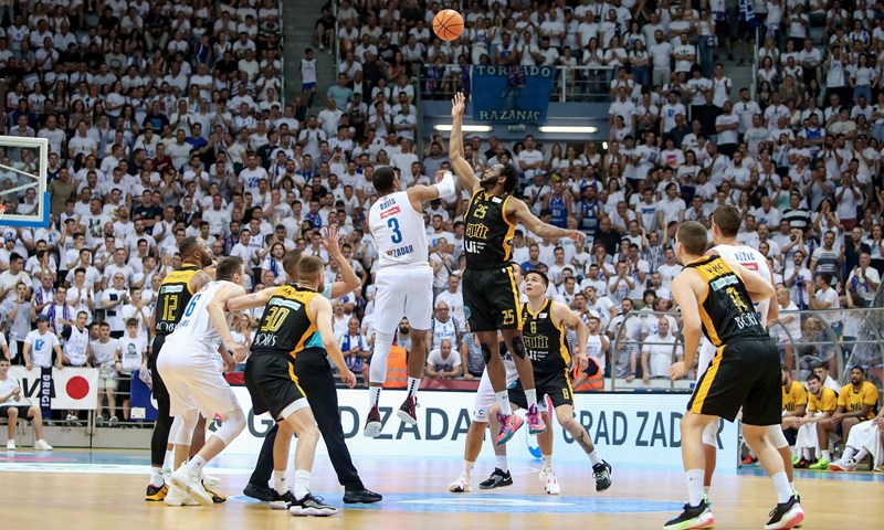 Sjajni Zadar u grotlu Višnjika potpuno razbio Split i osvojio naslov prvaka Hrvatske!