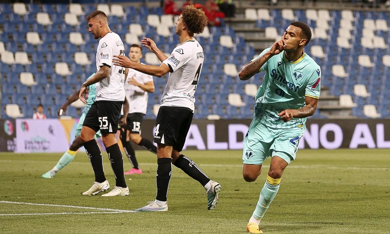Faraoni zabio i "zaigrao odbojku", Montipo radio čuda na golu, Verona ostala u Serie A