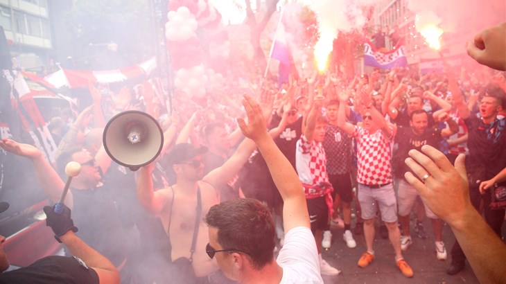 [VIDEO] Korteo hrvatskih navijača oduševio i Nizozemce