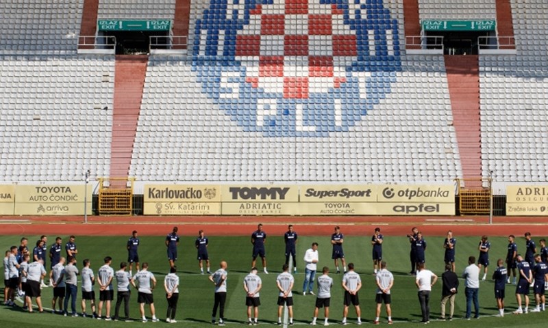 Hajduk krenuo s pripremama, na prvom treningu 28 igrača, a naknadno će se priključiti još šestorica