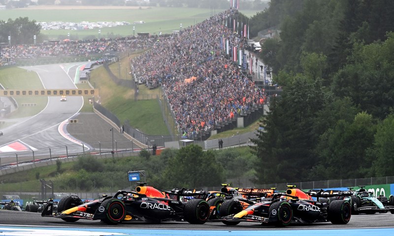 Verstappen od početka do kraja vodio i slavio u sprint utrci na VN Austrije