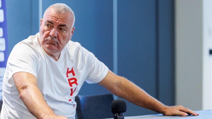 Split trese kriza, Dino Repeša ostaje trener, u klub se vratio njegov otav Jasmin