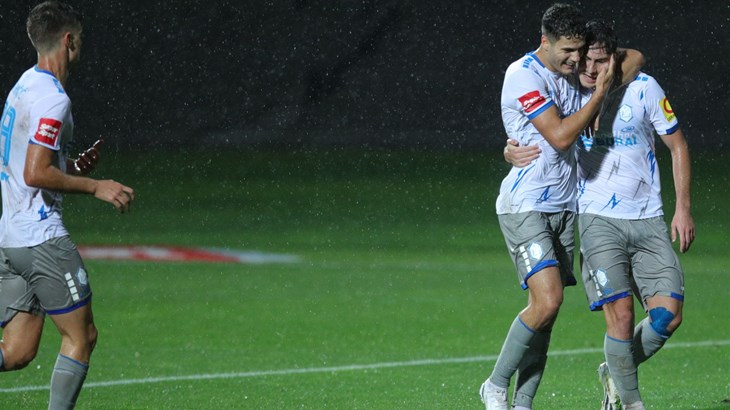 [VIDEO] Agon Elezi pogodio okvir gola na startu nastavka