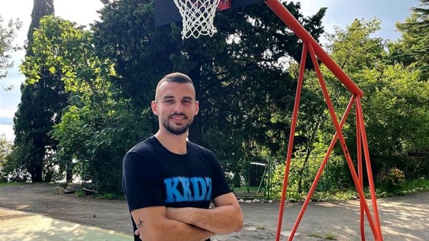Razigravač koji je odrastao preko puta Maksimira potpisao za Dinamo